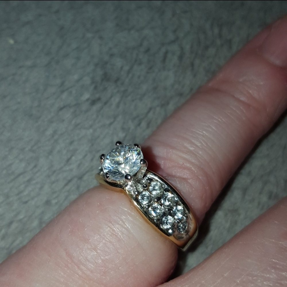 Grandma's ring - Picture 2 of 4
